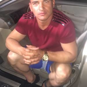 Meet your Posher, Carlos felipe